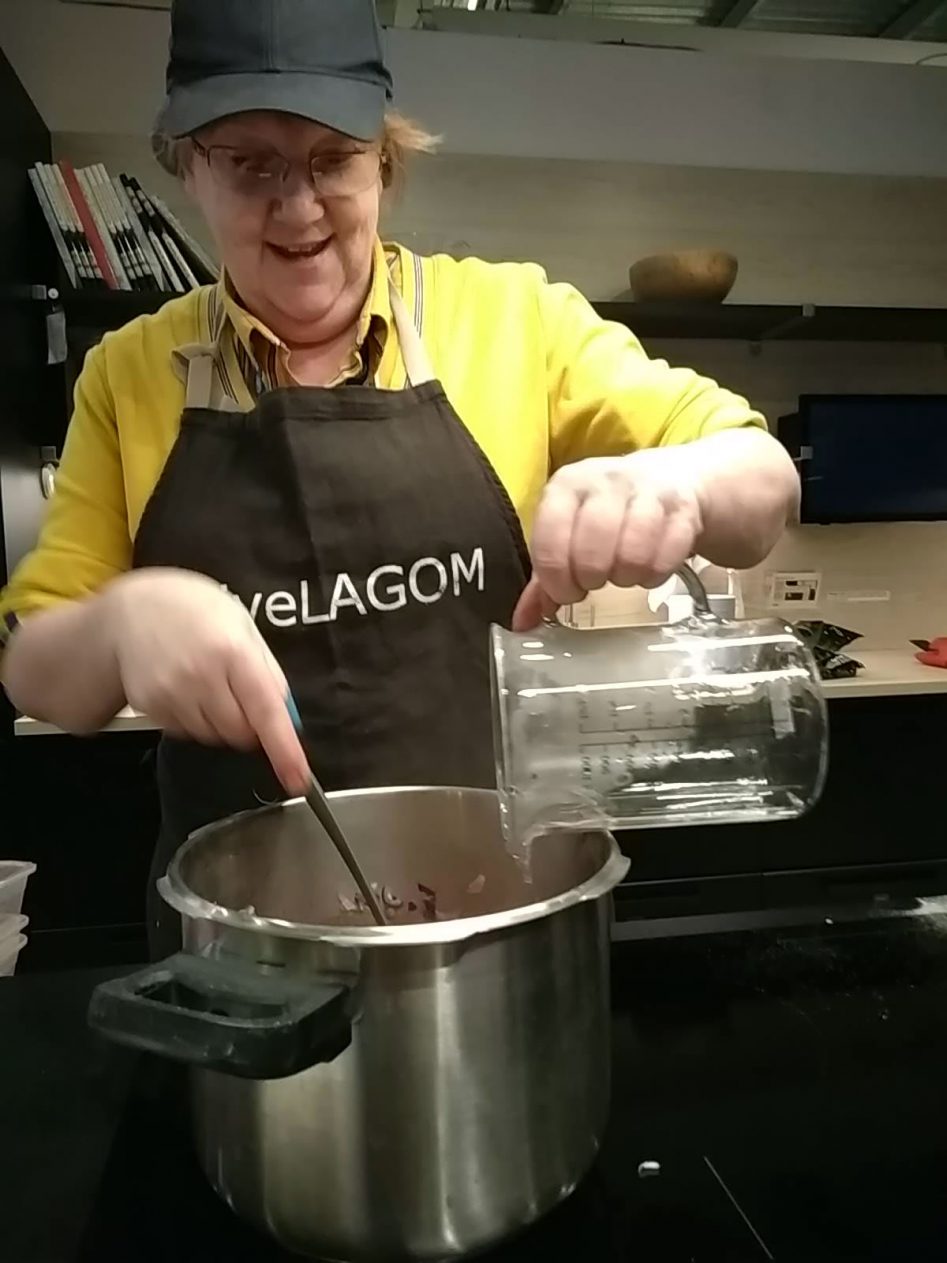 Alisonpouringwaterpressurecookerikea less stuff decluttering